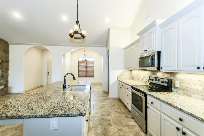 5234 Kemper St - Photo 7 of 20