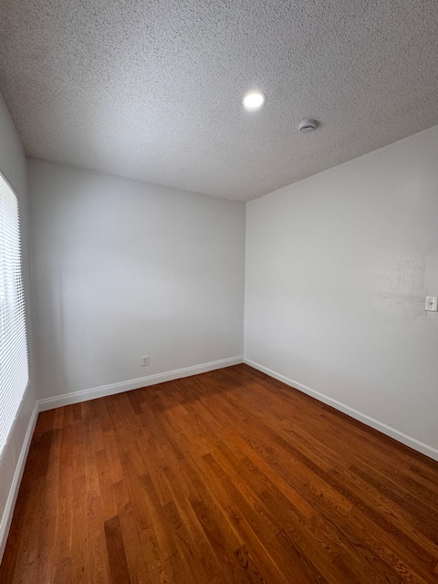 1434 W 22nd St - Photo 4 of 7