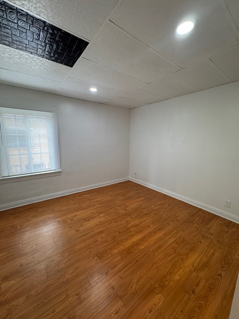 1434 W 22nd St - Photo 6 of 7