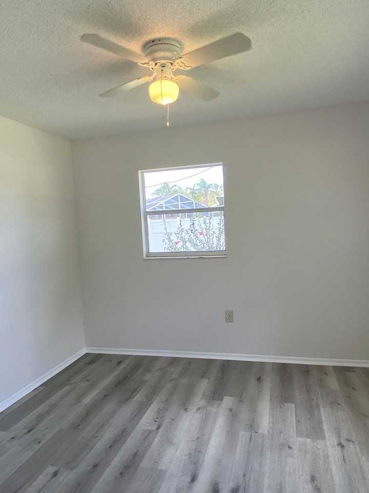 3235 Pafko Dr - Photo 7 of 17