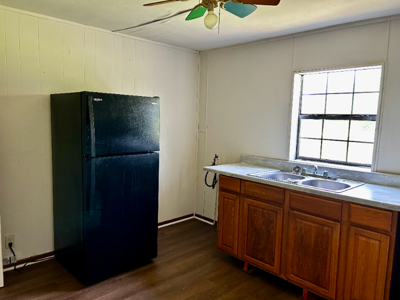 313 Mahlon St - Photo 5 of 12