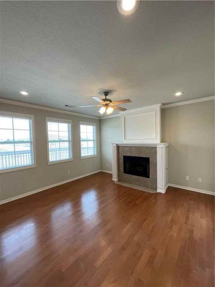 767 N Rupple Rd - Photo 3 of 19