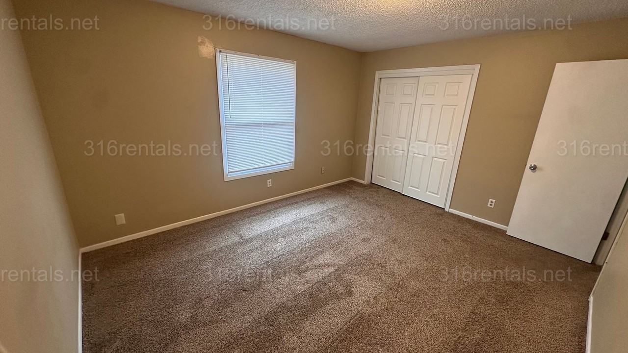 6716 W Par Ln - Photo 6 of 14