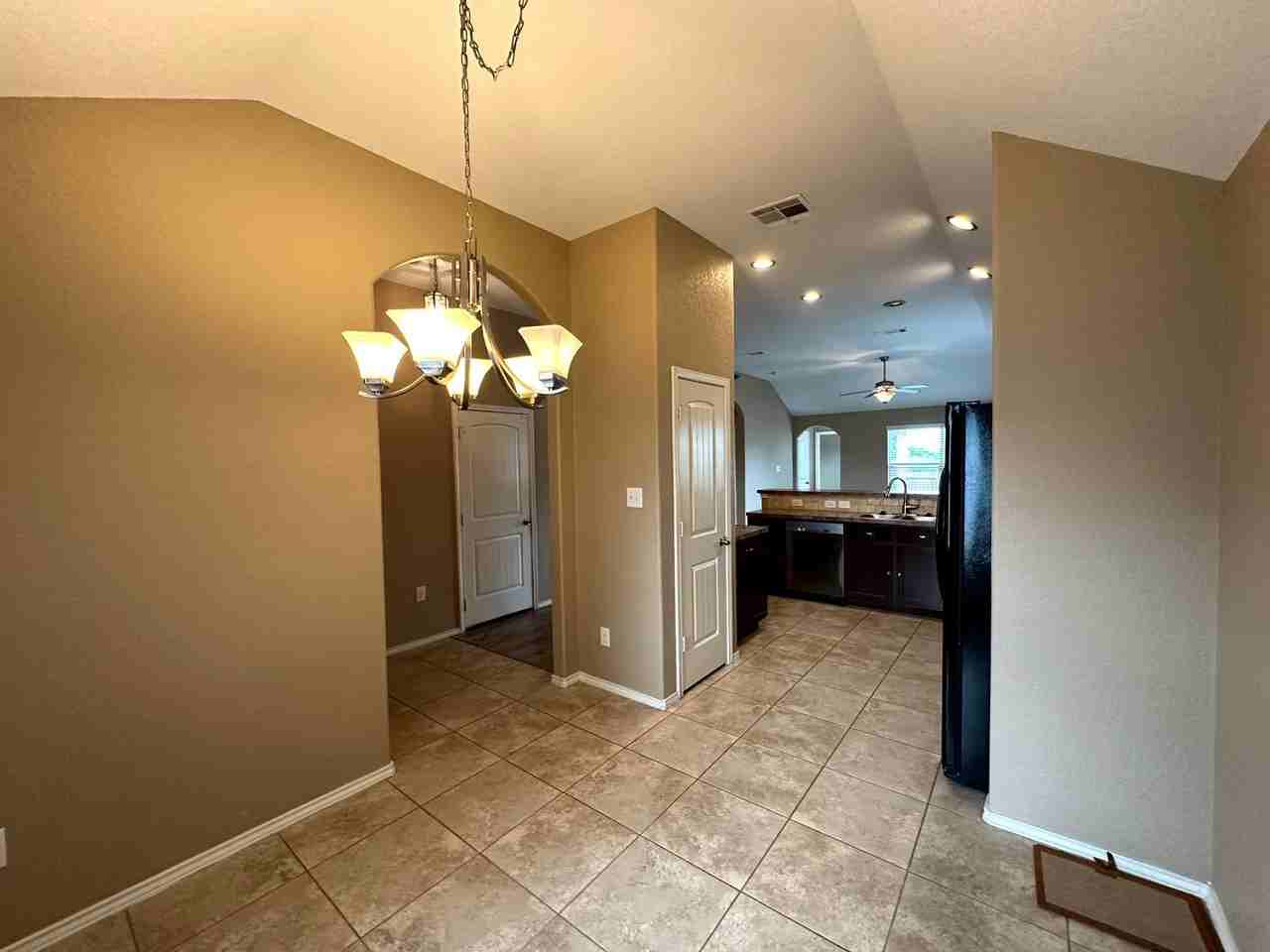 3327 Candlemoon Dr - Photo 5 of 19