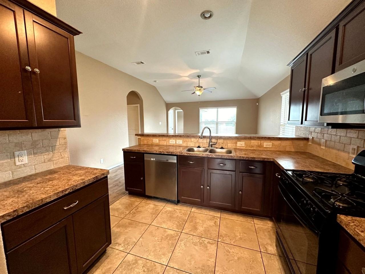 3327 Candlemoon Dr - Photo 7 of 19