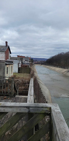 740 N Mechanic St - Photo 2 of 13