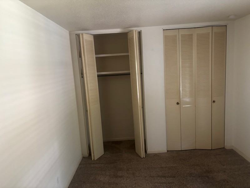 538 Royce St #2B - Photo 4 of 5