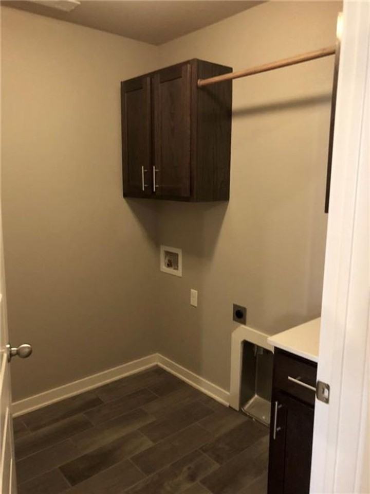 504 W Weymouth - Photo 2 of 6