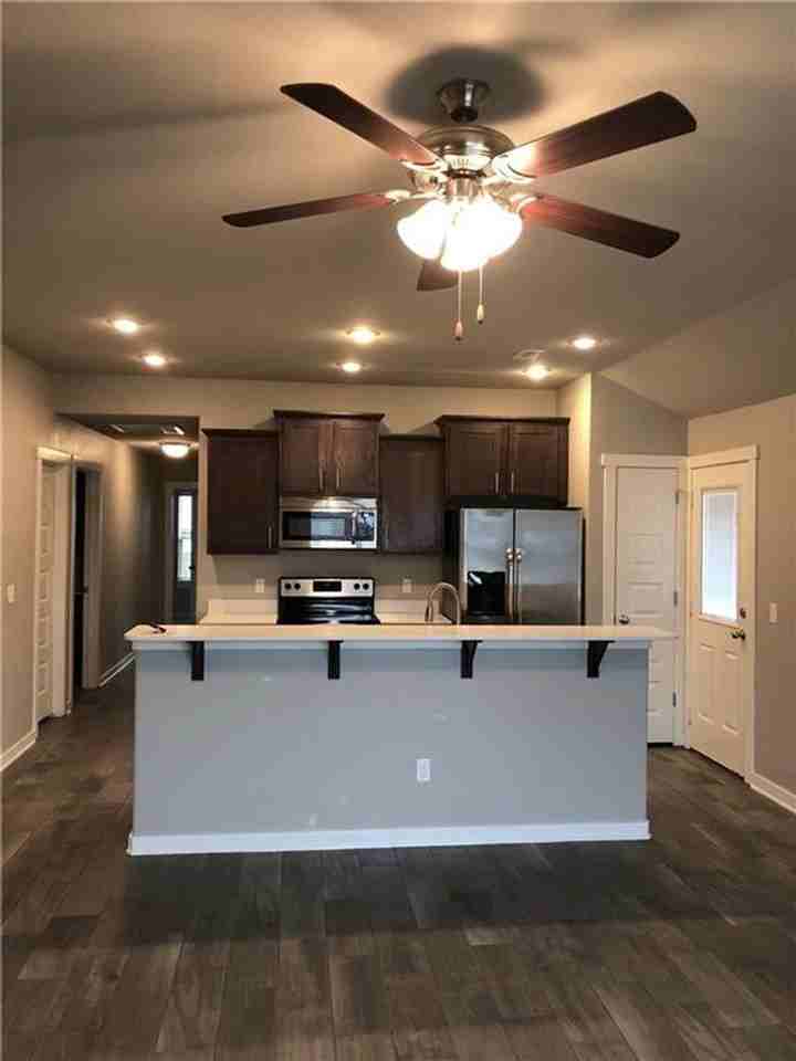 504 W Weymouth - Photo 4 of 6