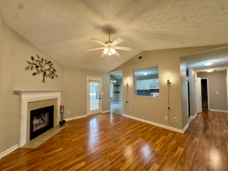 350 Bee Rd - Photo 3 of 20