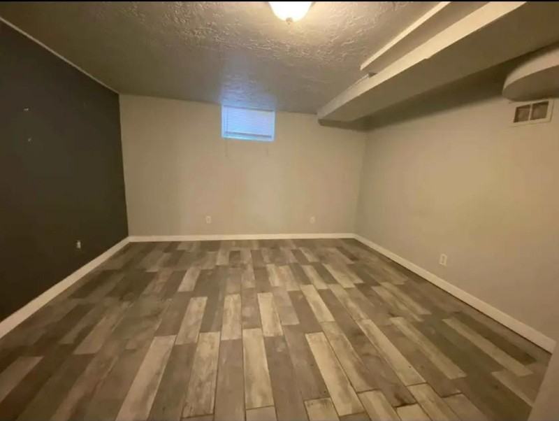 985 Maple St - Photo 3 of 9