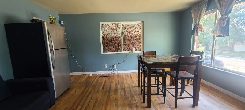 985 Maple St - Photo 4 of 9