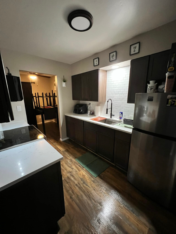 308 W 6th St #1 - Photo 3 of 8