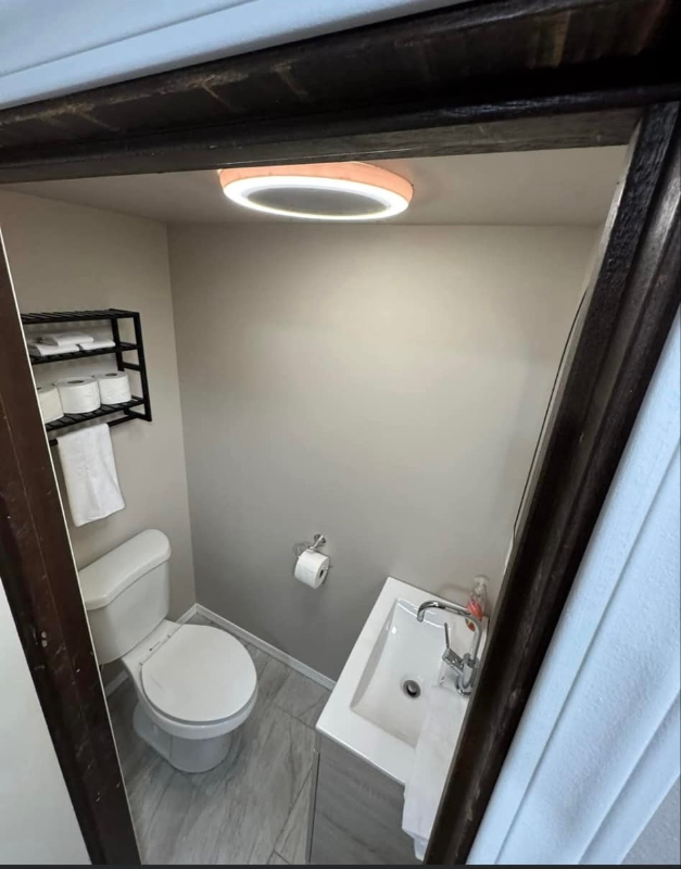 308 W 6th St #1 - Photo 5 of 8