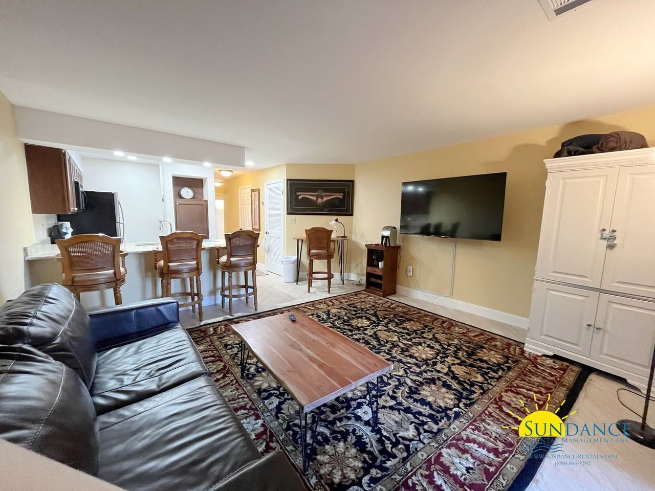 207 Southlake Ct - Photo 2 of 13