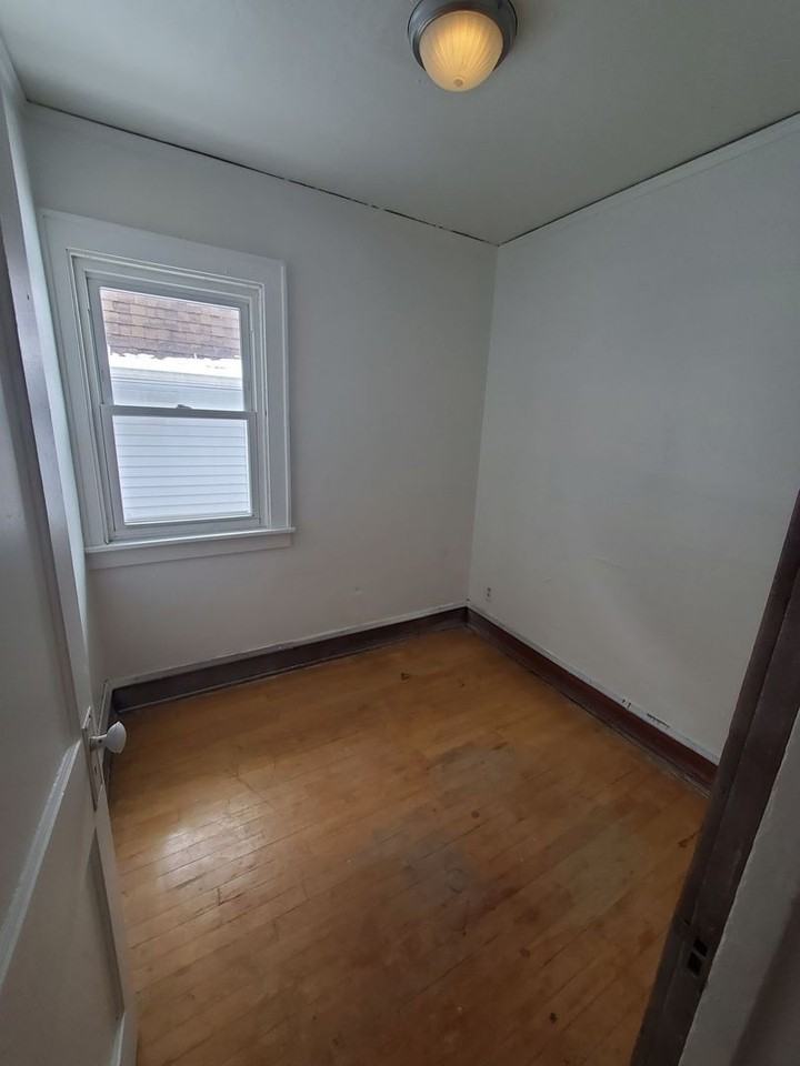 2137 N 47th St - Photo 5 of 9