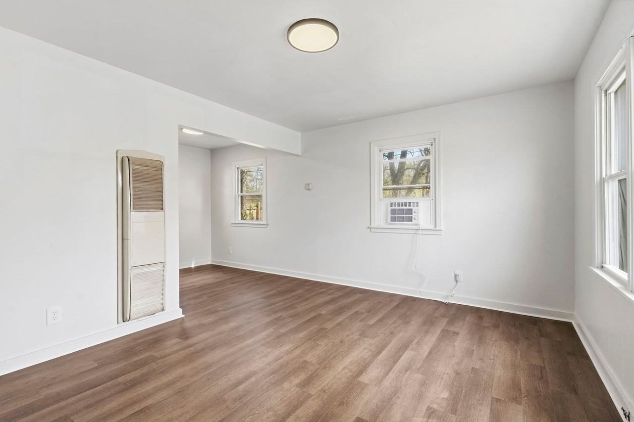 700 1/2 S West Ave - Photo 3 of 25