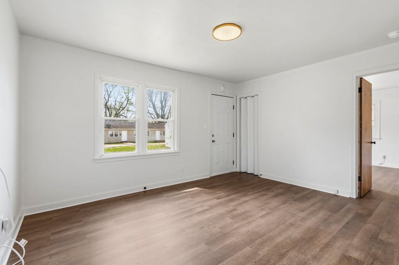 700 1/2 S West Ave - Photo 6 of 25