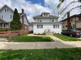 featured image of 835 1st St Sw #2