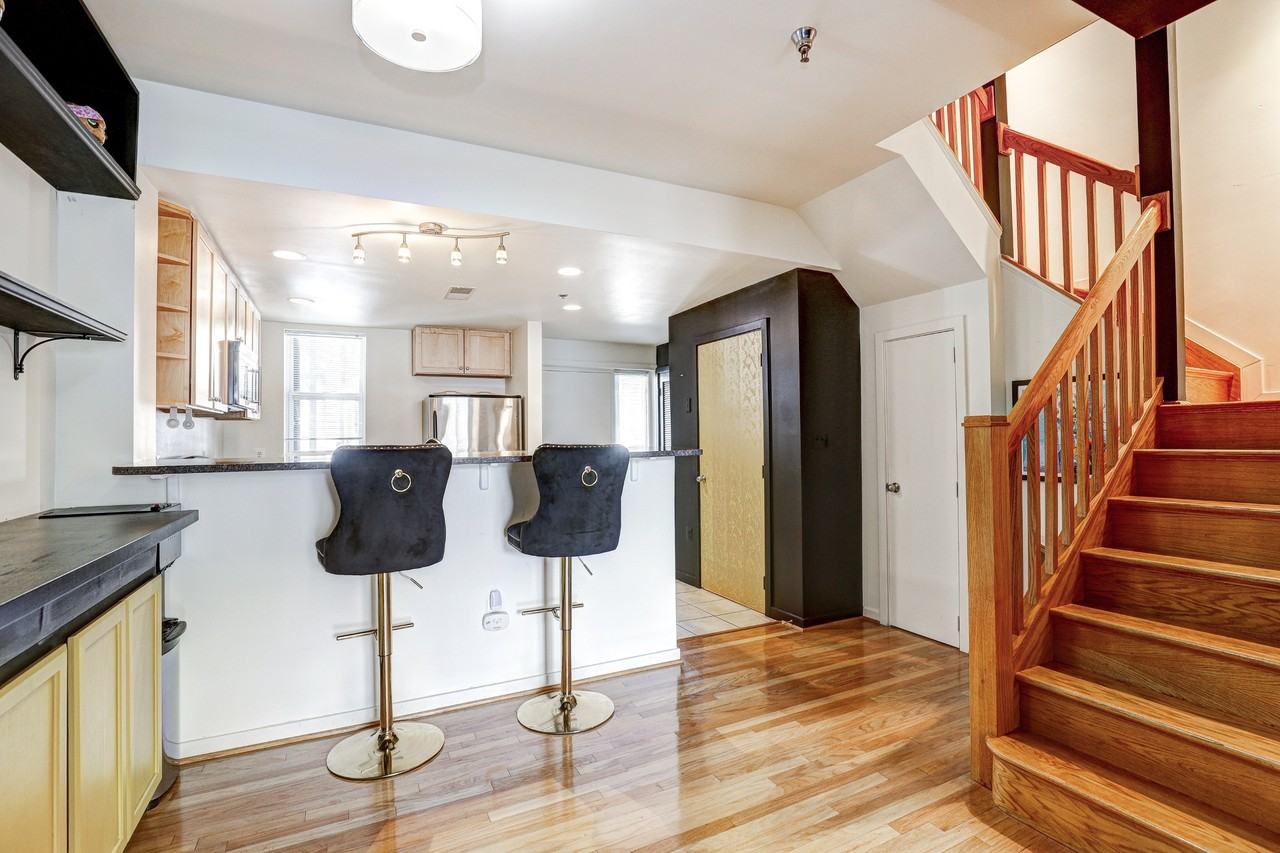 1726 Aliceanna St #303 - Photo 5 of 49