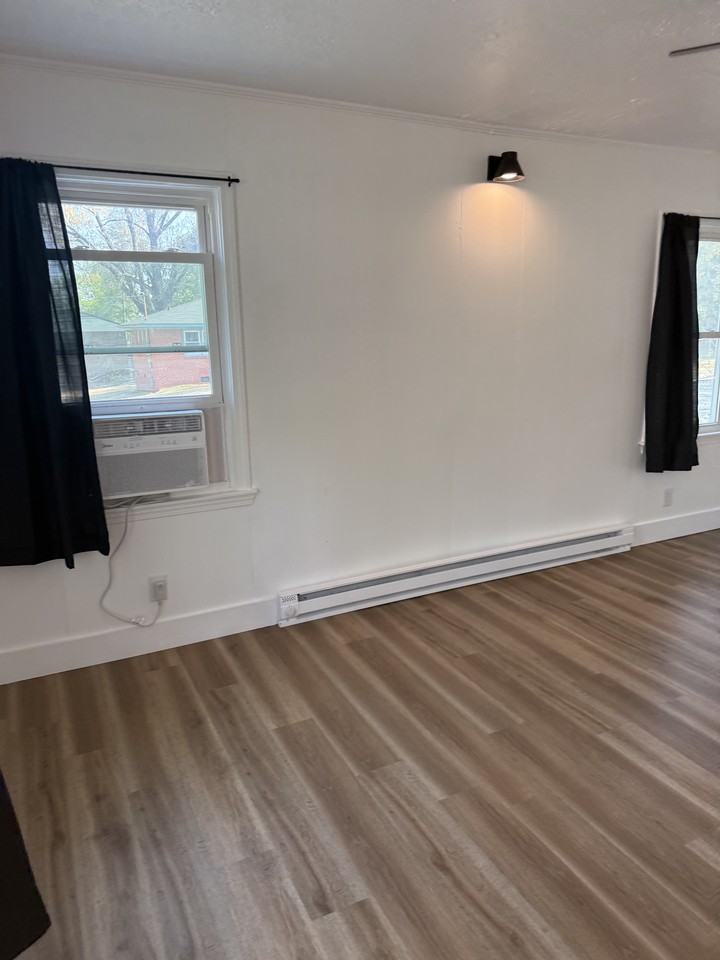 1701 Newark Ave #1 - Photo 3 of 7