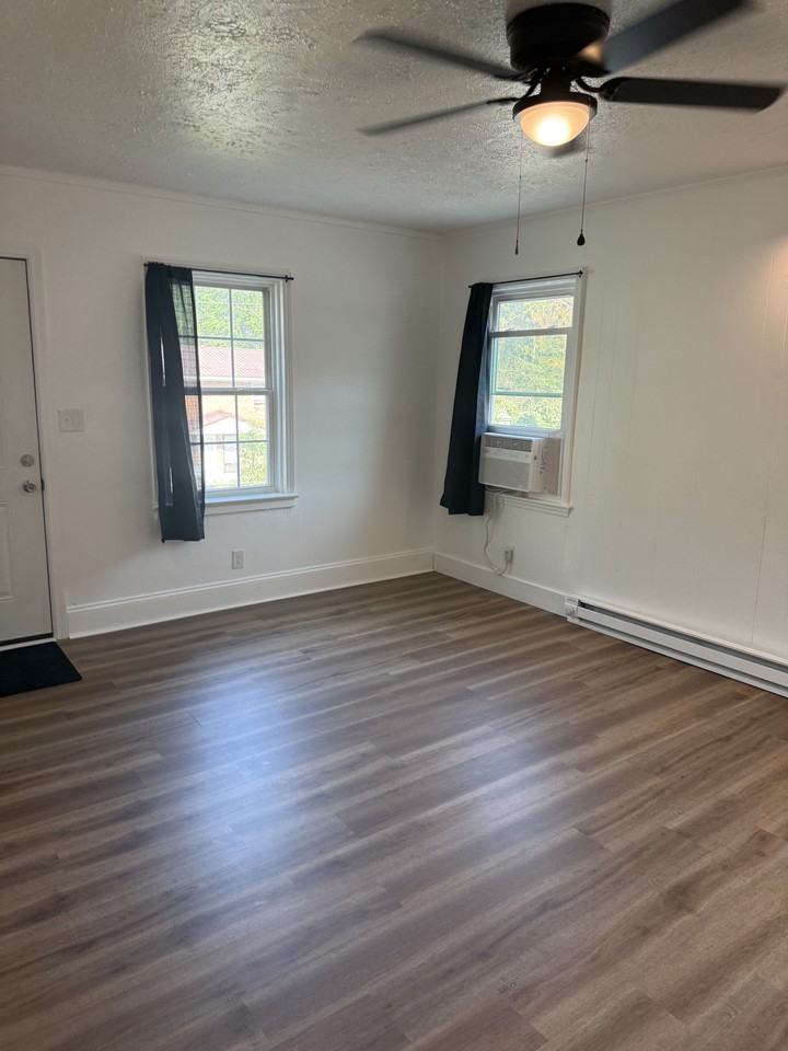 1701 Newark Ave #1 - Photo 4 of 7