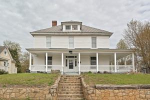 featured image of 1208 S Salisbury Ave #1