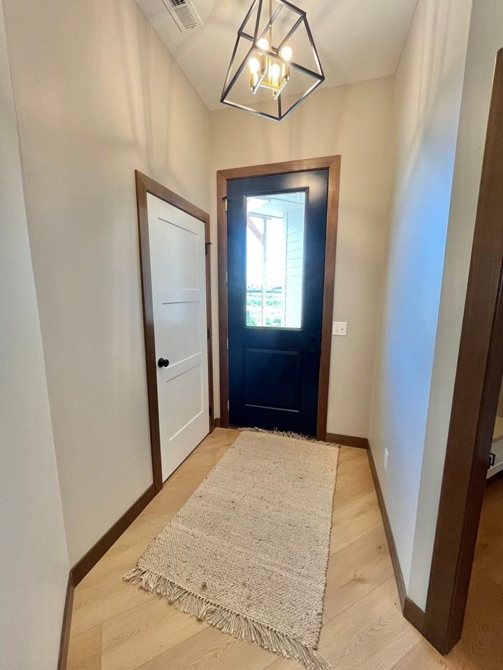 5506 W Liberator Cir - Photo 4 of 30