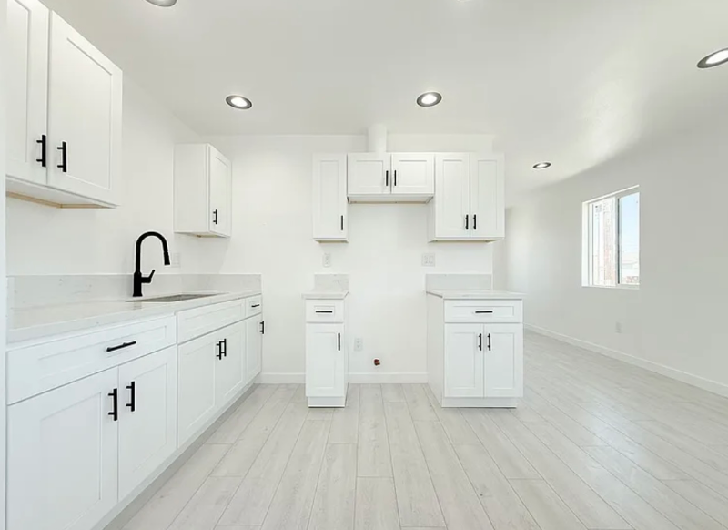 518 N Wilmington Ave - Photo 3 of 12