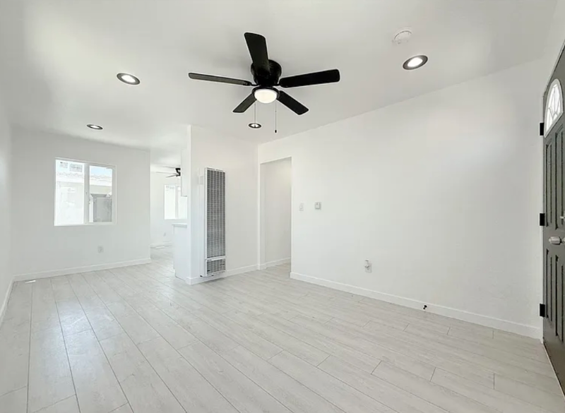 518 N Wilmington Ave - Photo 4 of 12