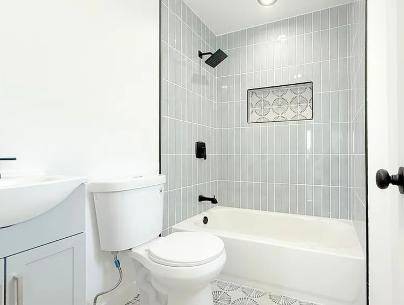 518 N Wilmington Ave - Photo 6 of 12