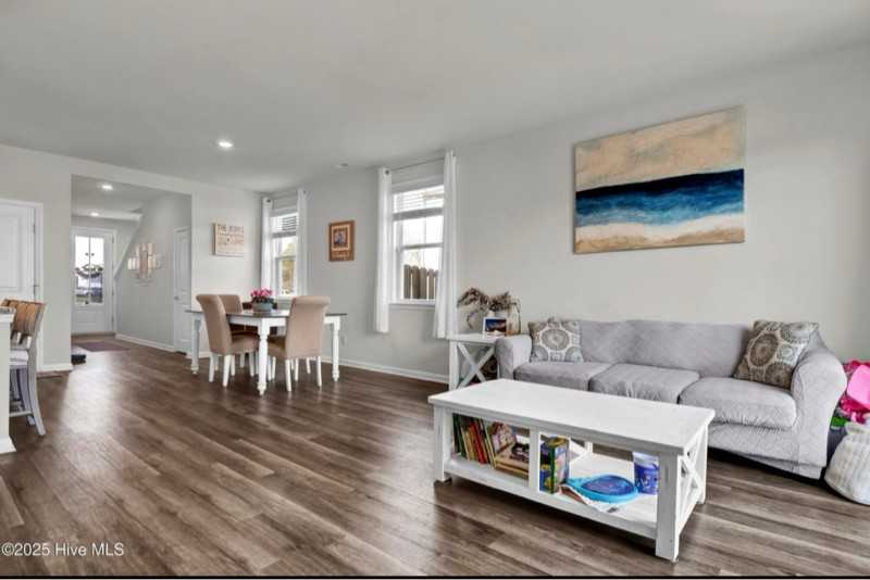 210 Avocet Way - Photo 2 of 16