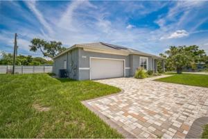 featured image of 10517 Camelia Dr