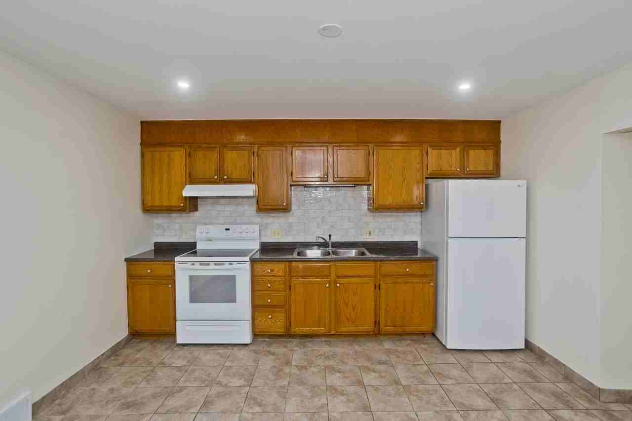 181 State St - Photo 5 of 20