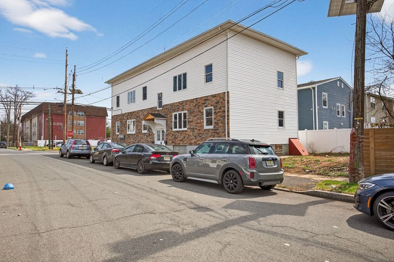 378 Grand St, Roselle, NJ 07203 - Photo 3 of 26