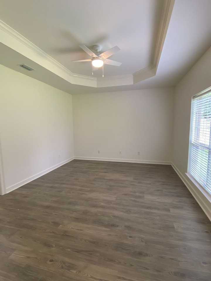 10451 Windmill Rd - Photo 7 of 12