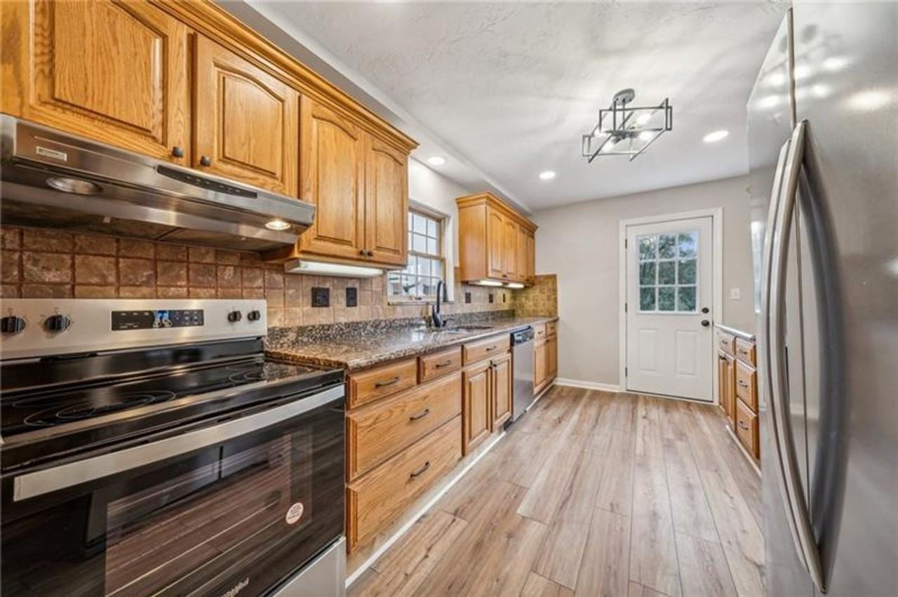 26 Blaine Ave - Photo 3 of 29