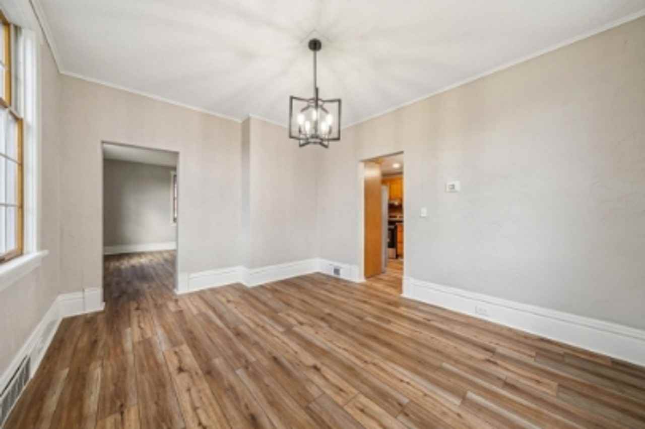 26 Blaine Ave - Photo 5 of 29