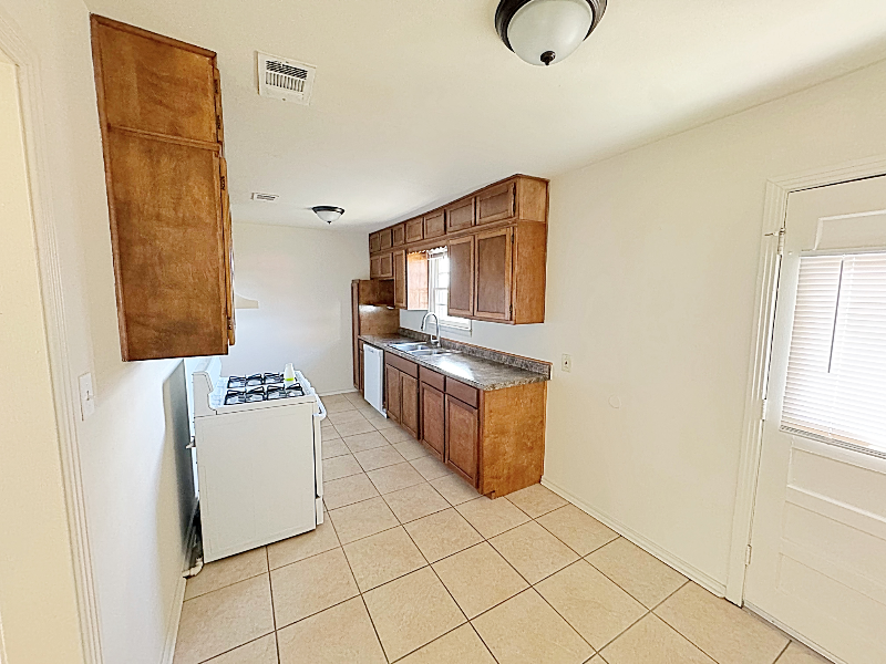 129 N Mcentire Ct - Photo 7 of 9