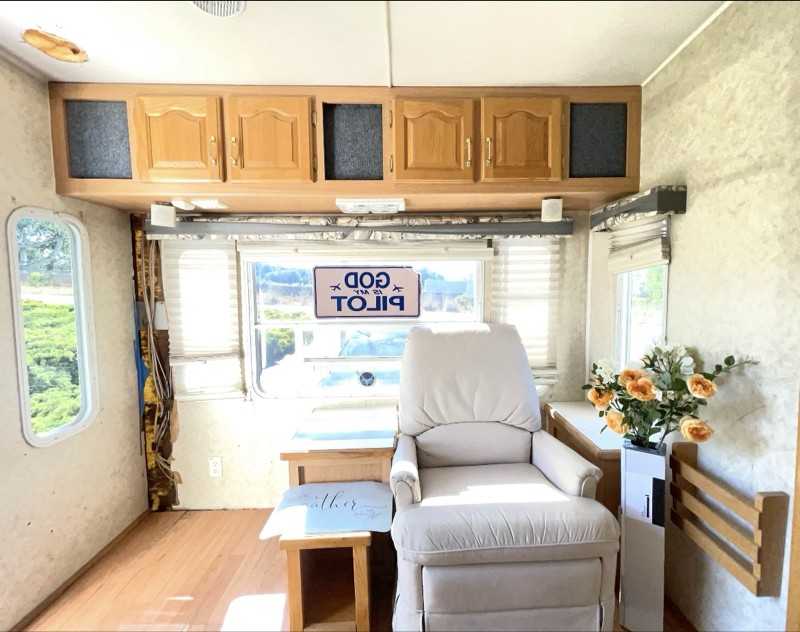 181 Ada Ave - Photo 4 of 10