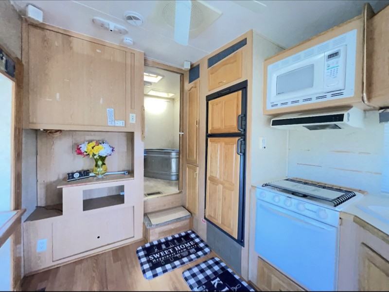 181 Ada Ave - Photo 5 of 10