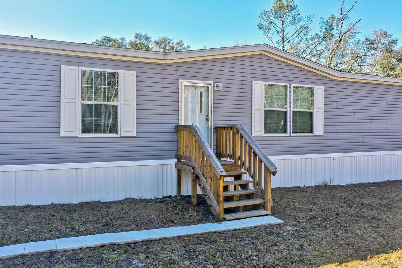 4745 Wendy St - Photo 4 of 50