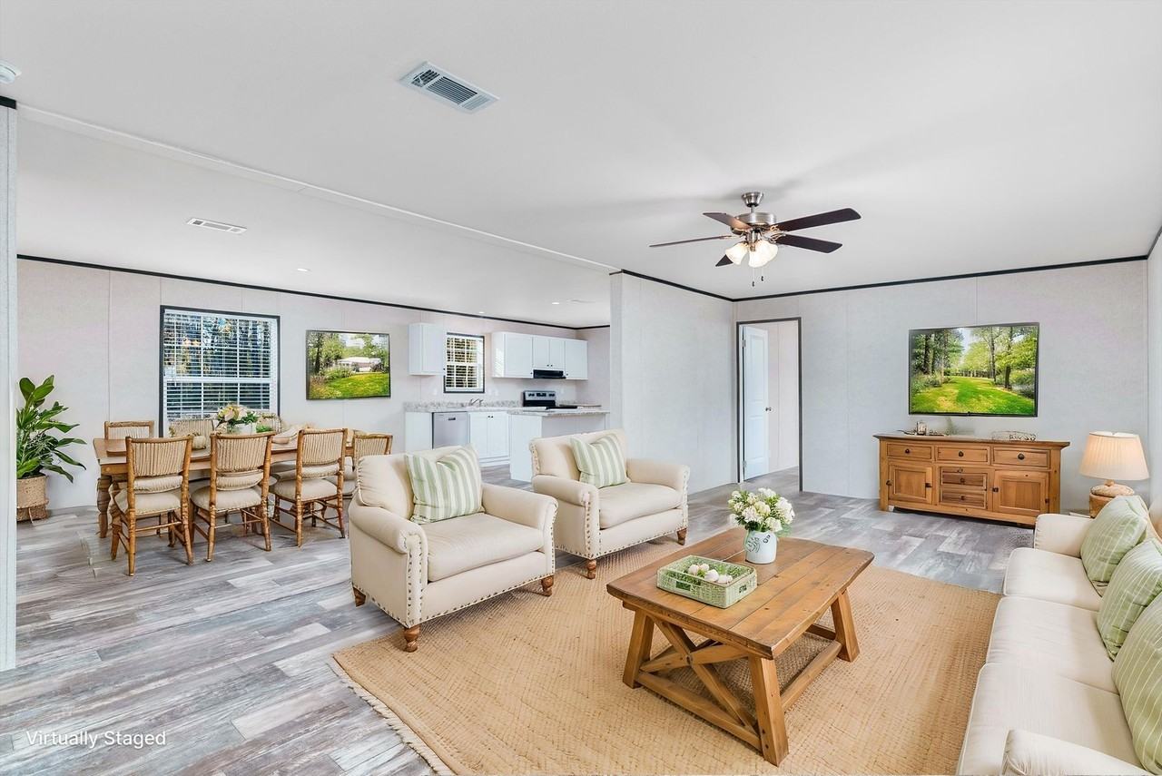 4745 Wendy St - Photo 5 of 50