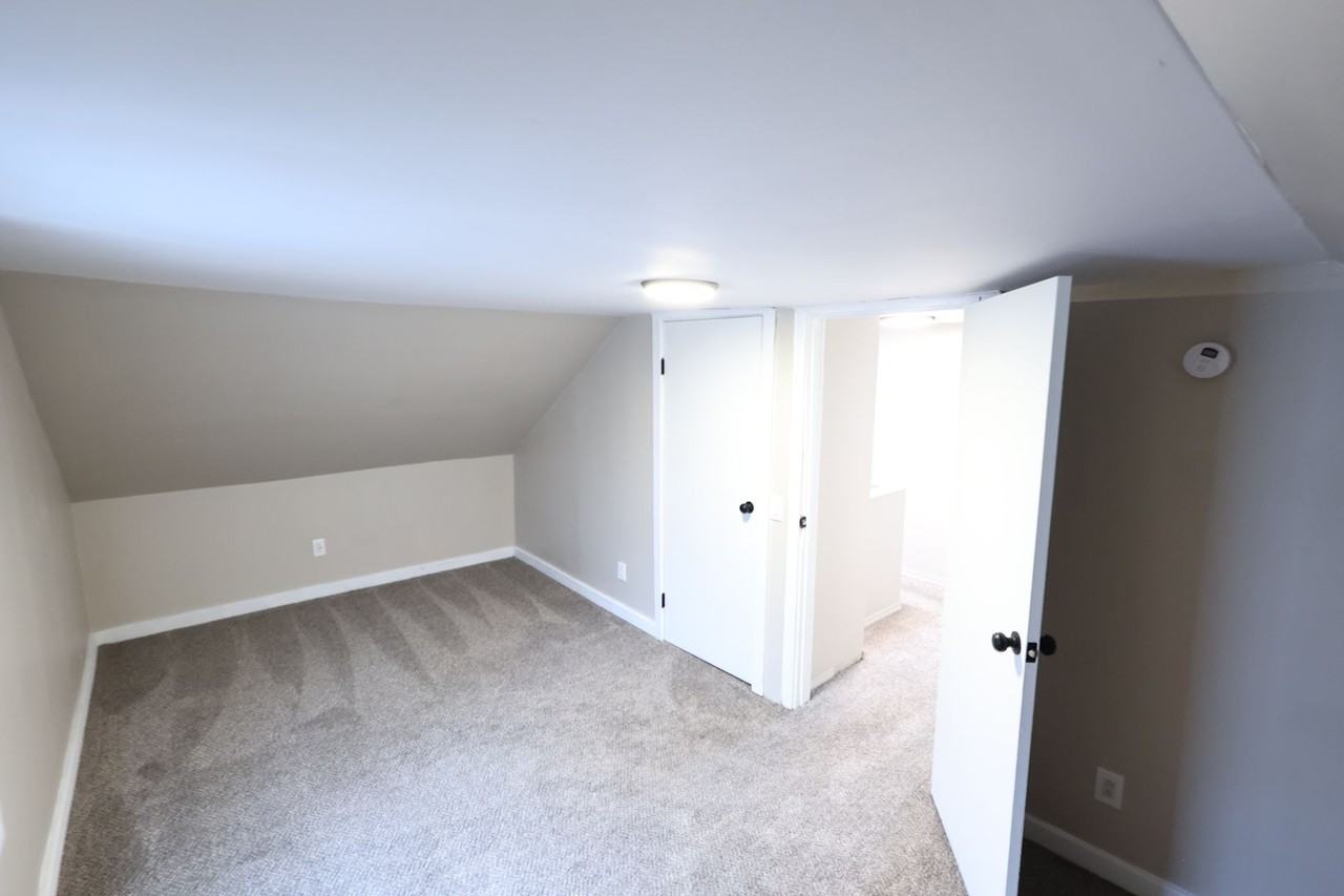 1453 Woodbirch Ave - Photo 7 of 13