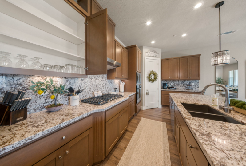 2522 Amur Ave - Photo 6 of 20