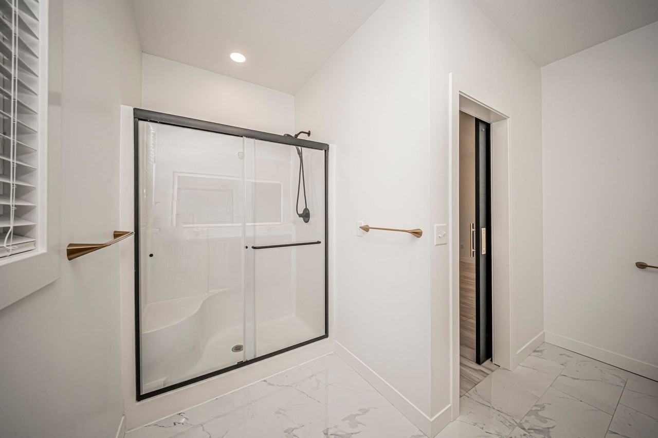 2517 Wren Ln - Photo 2 of 39