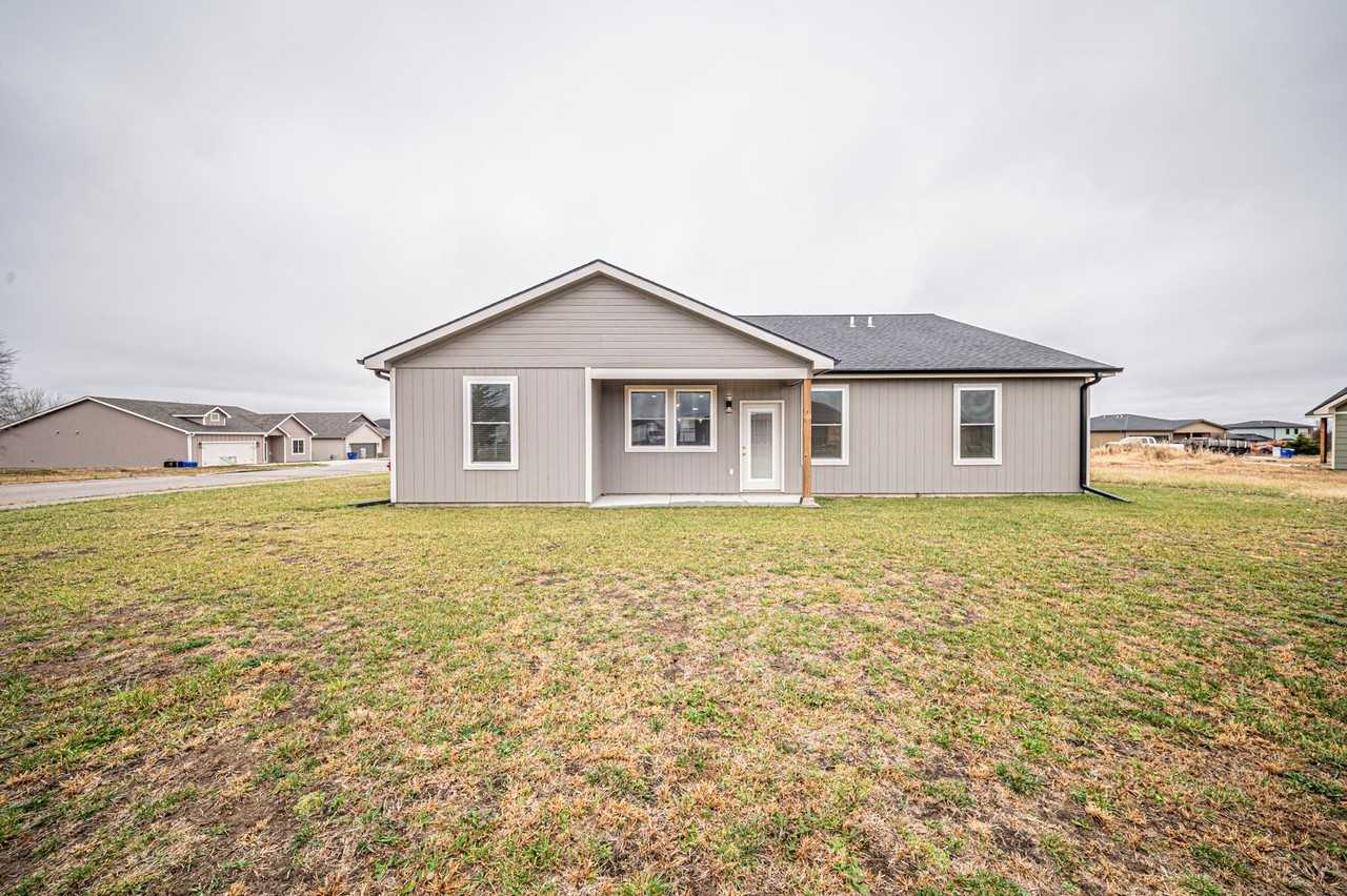 2517 Wren Ln - Photo 5 of 39