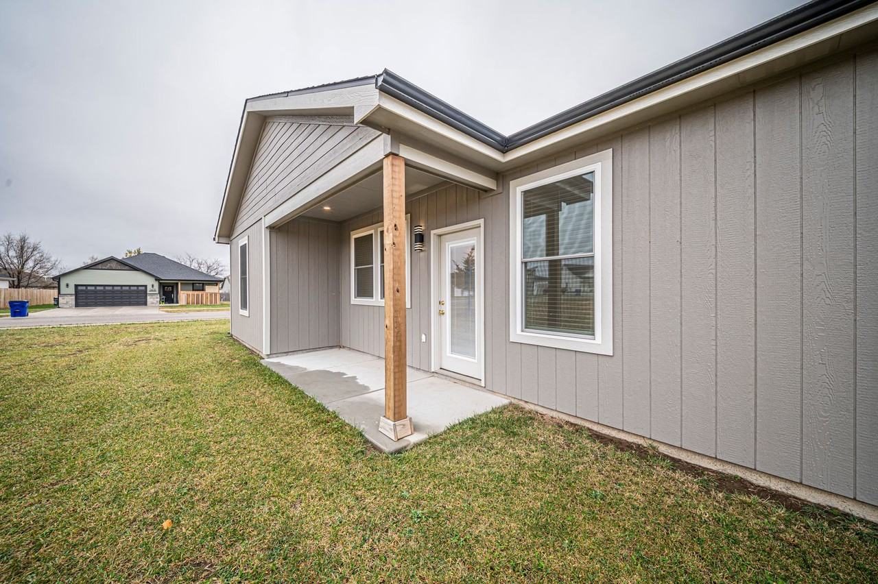 2517 Wren Ln - Photo 7 of 39