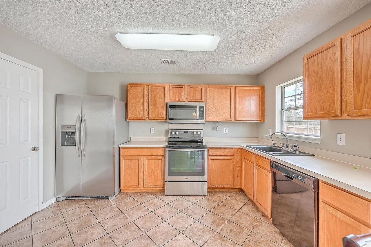 108 Dundalk Ct - Photo 6 of 27