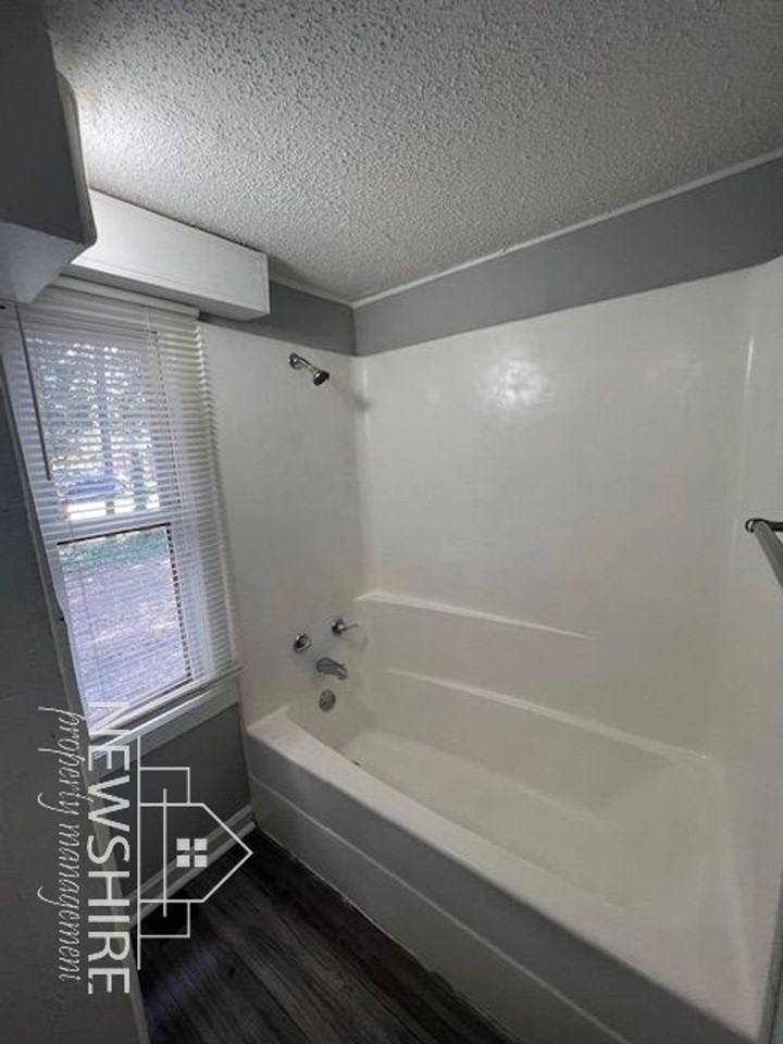 458 Arch St - Photo 4 of 13